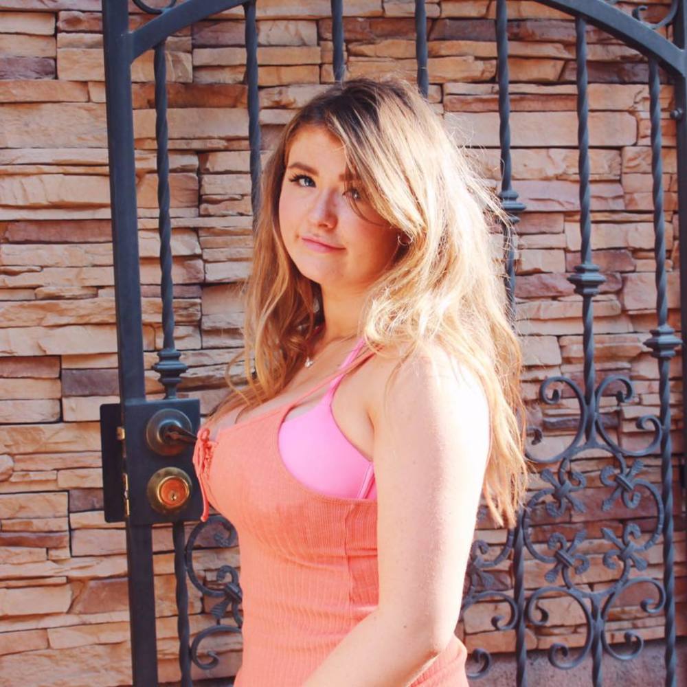Meet your Posher, Olivia